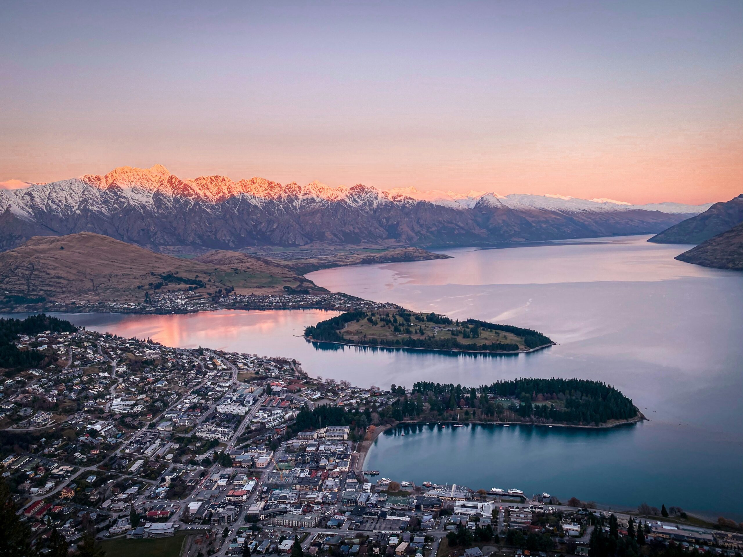 Queenstown Adventures by Campervan: Lakes, Trails, Easy Days